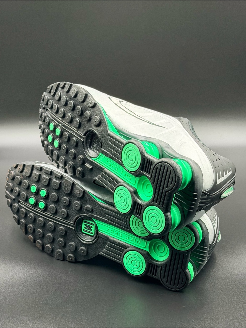 Nike Shox R4 'Green' - Picture 8 of 11